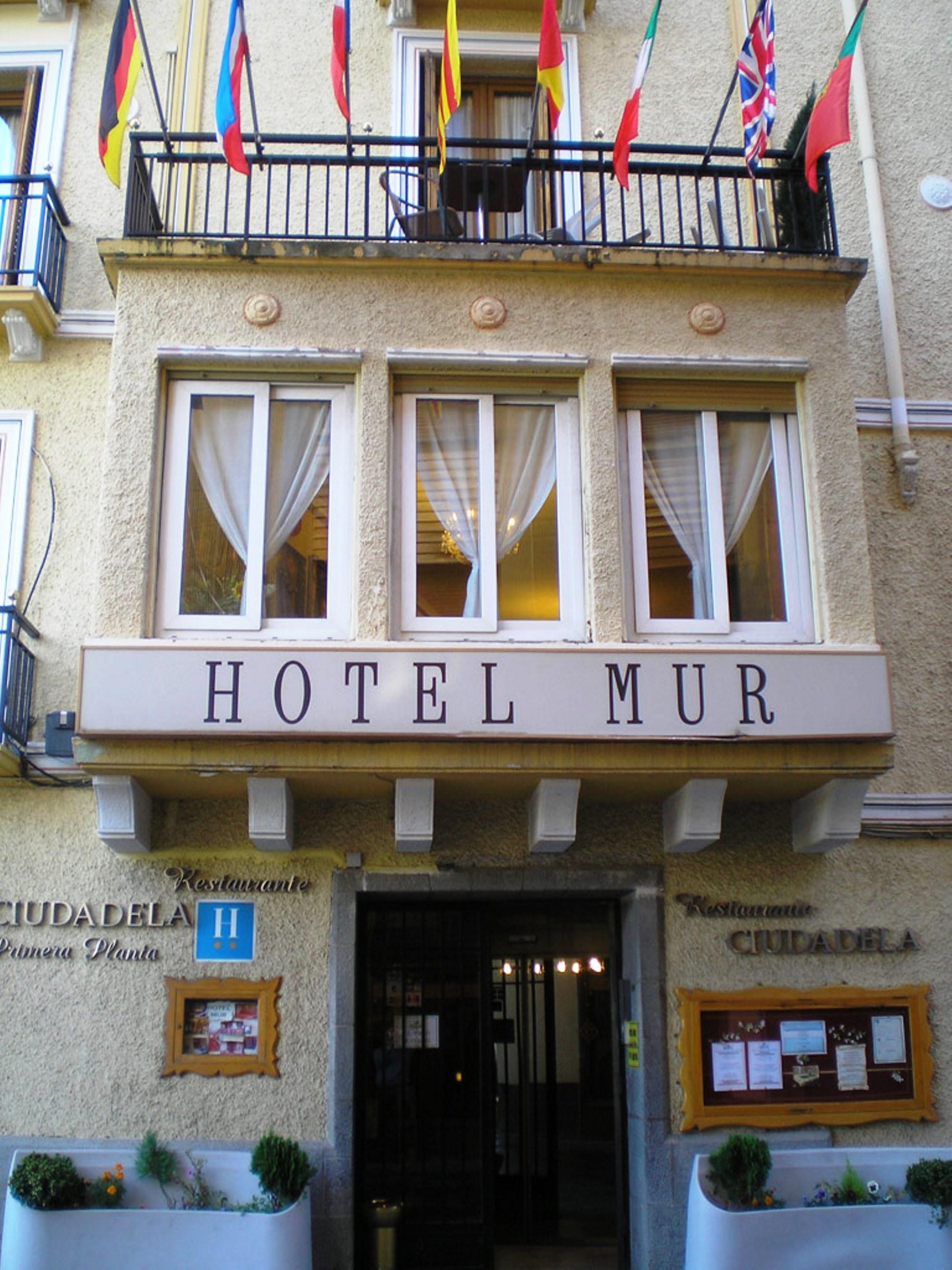 Hotel Mur Jaca Luaran gambar