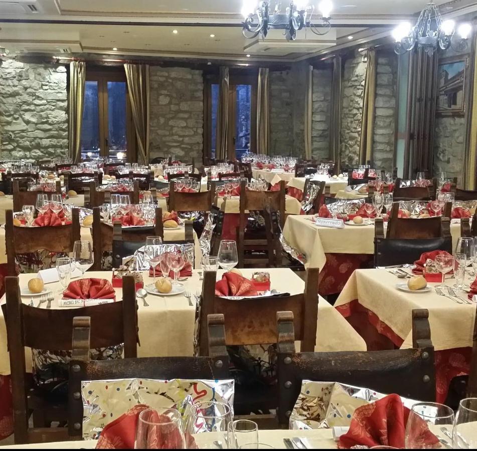 Hotel Mur Jaca Luaran gambar