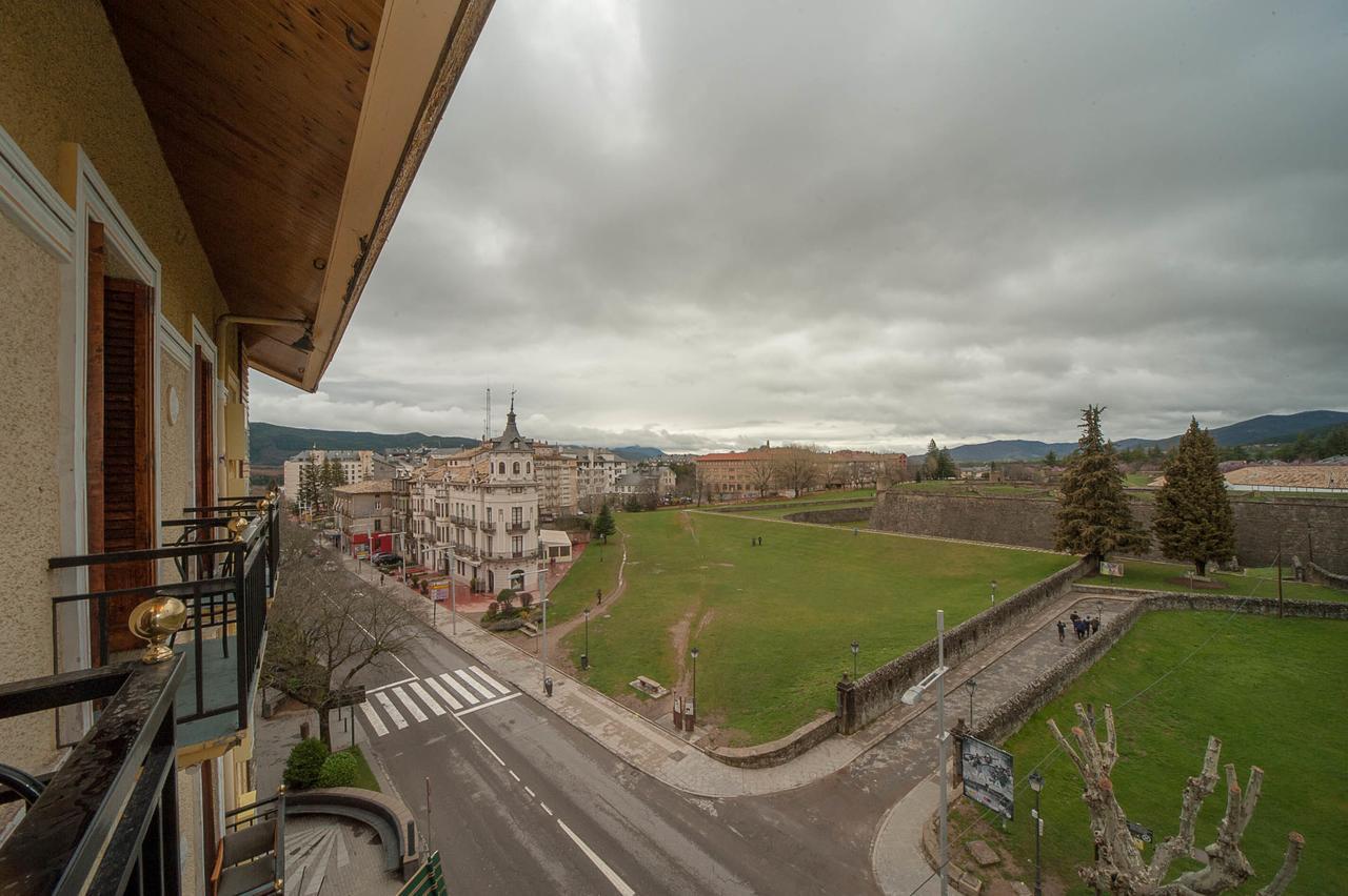 Hotel Mur Jaca Luaran gambar