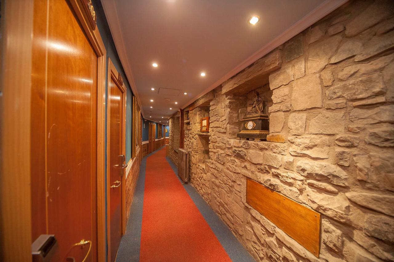 Hotel Mur Jaca Luaran gambar